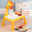 Projetor Girafinha + Mesinha Interativa Iluminada + Livro de Desenhar