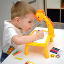 Projetor Girafinha + Mesinha Interativa Iluminada + Livro de Desenhar